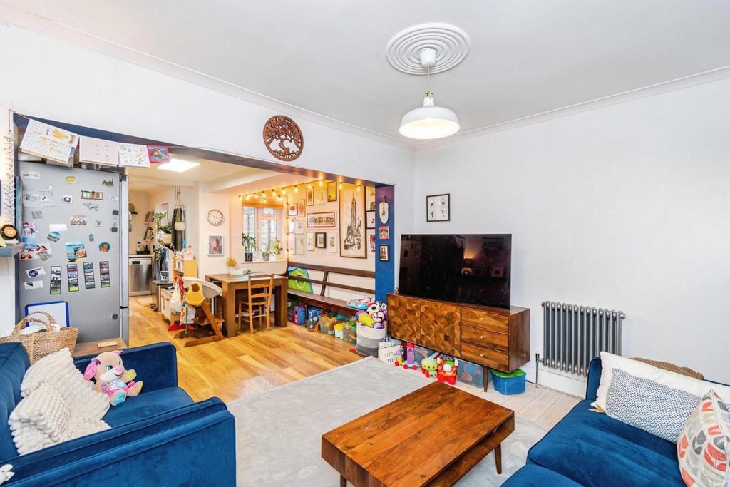 Property photo 2 of 17 Pbox-Img.Jpg