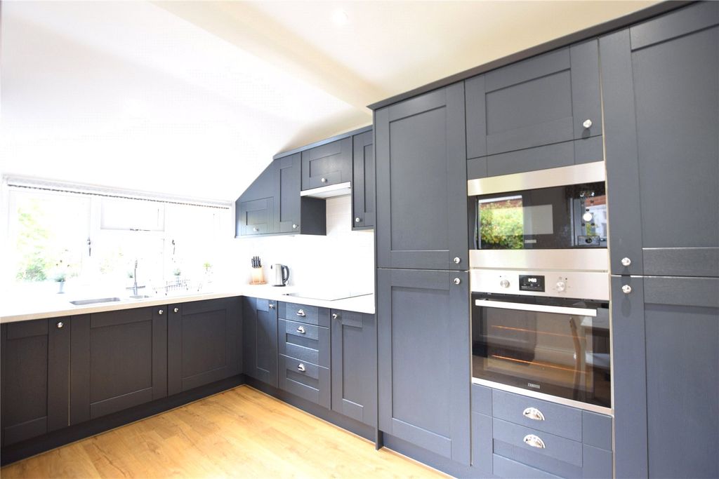 Property photo 2 of 8 Kitchen