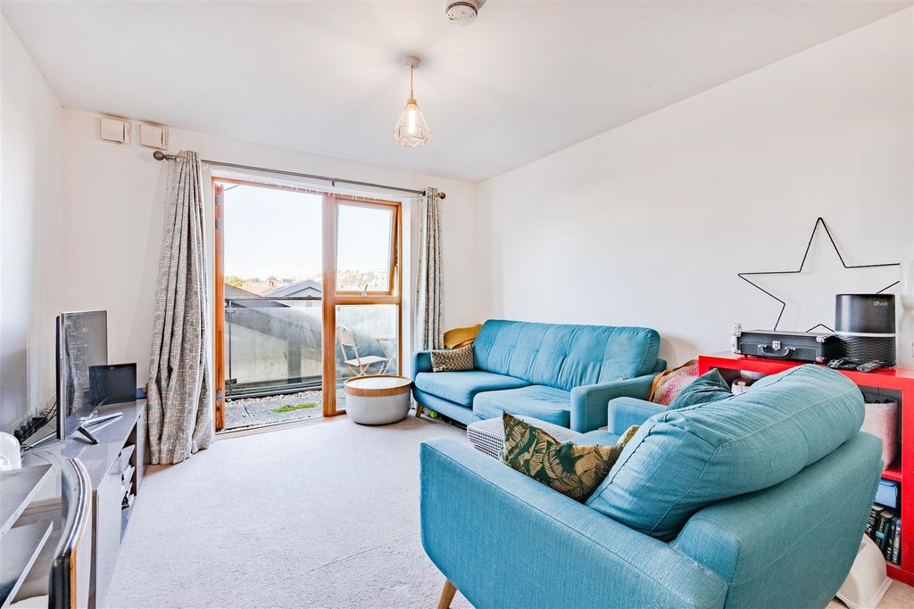 Property photo 2 of 13 Reception