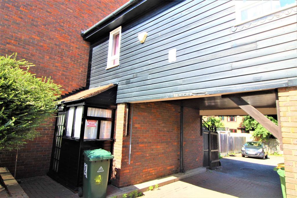 Property photo 1 of 5