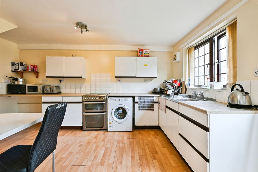 Property photo 3 of 14 Pbox-Img.Jpg