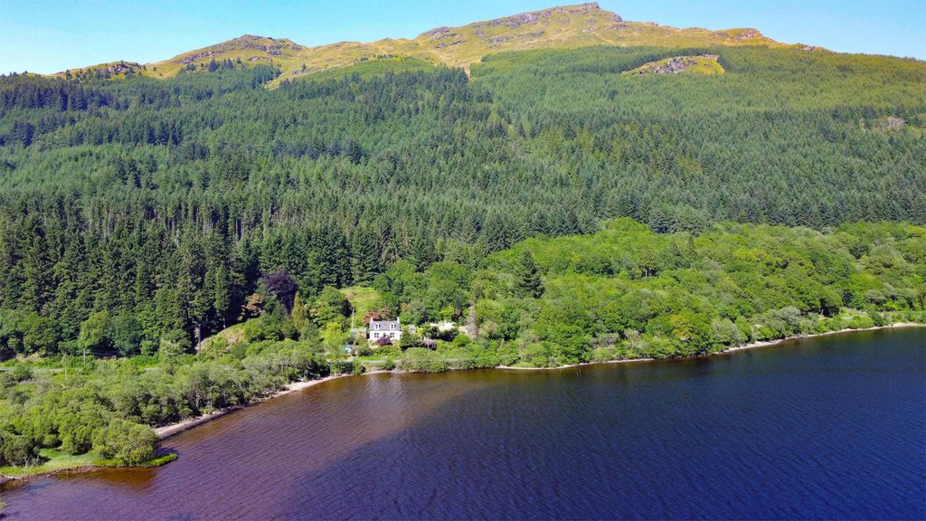 Property photo 2 of 32