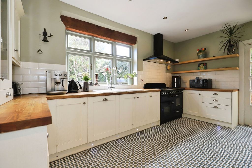 Property photo 3 of 20 Pbox-Img.Jpg