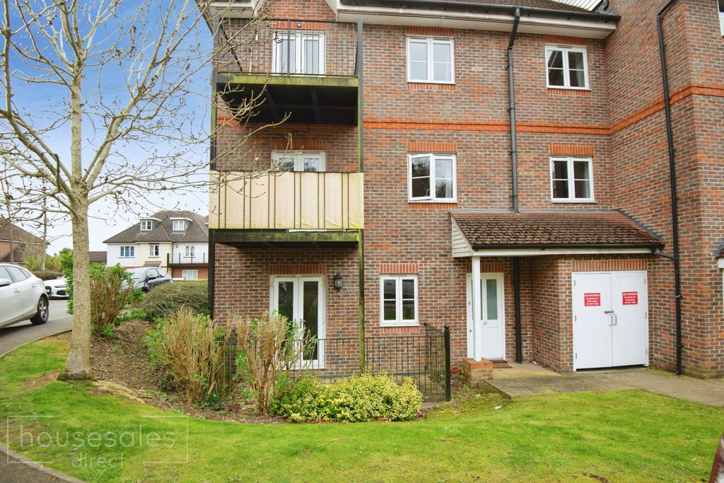 Property photo 1 of 9