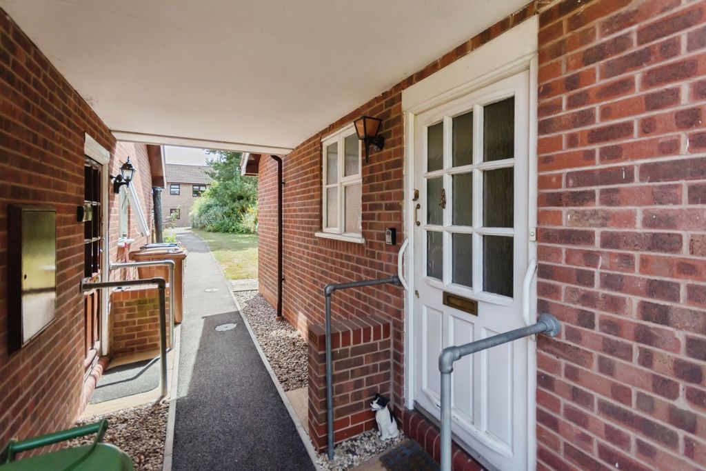 Property photo 2 of 12 External