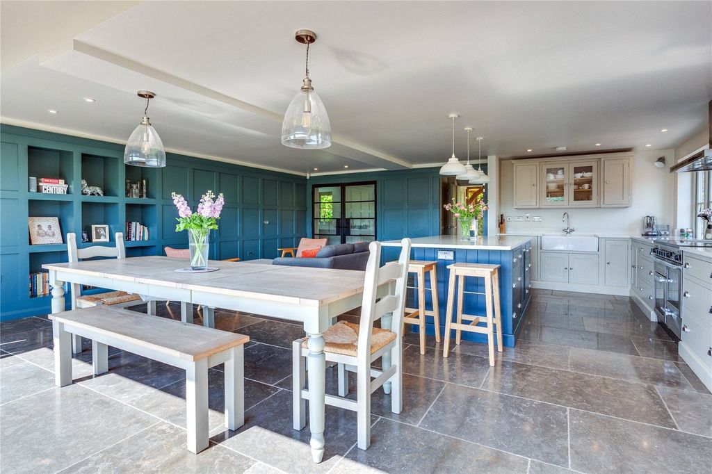 Property photo 3 of 35 Kitchen/Dining Area