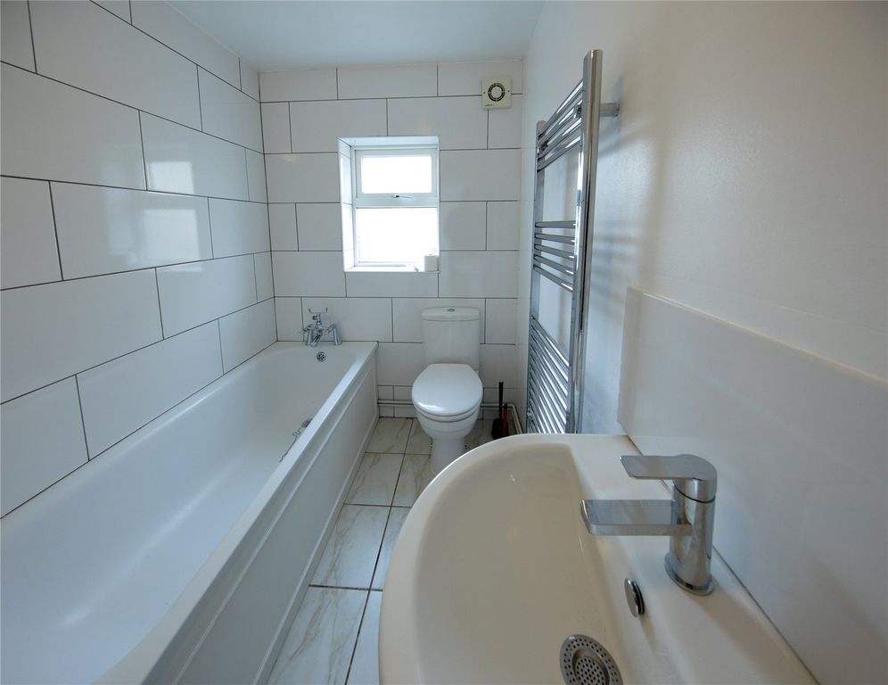 Property photo 2 of 6 Bathroom