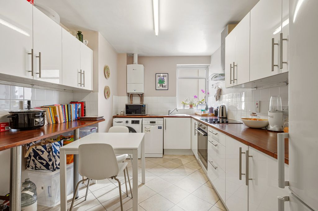 Property photo 3 of 11 Picture No. 14