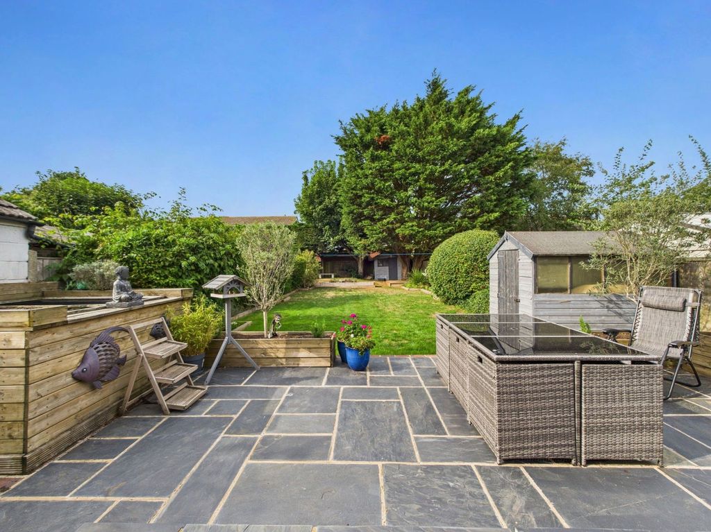 Property photo 2 of 31