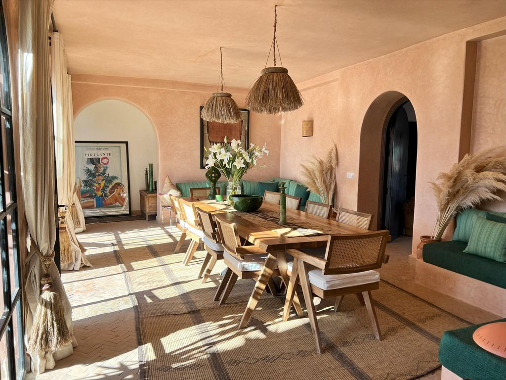 Property photo 3 of 21 Image