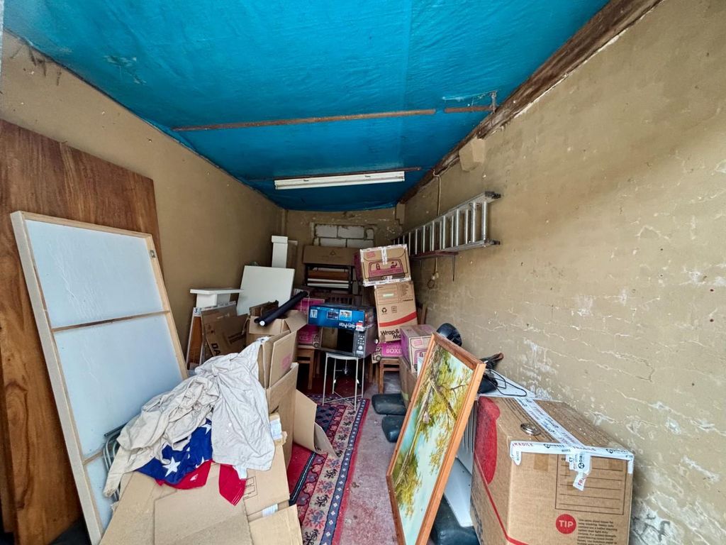 Property photo 3 of 4