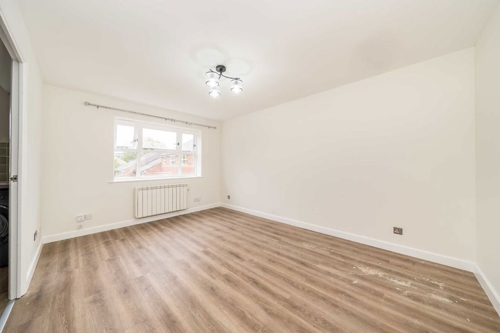 Property photo 1 of 4