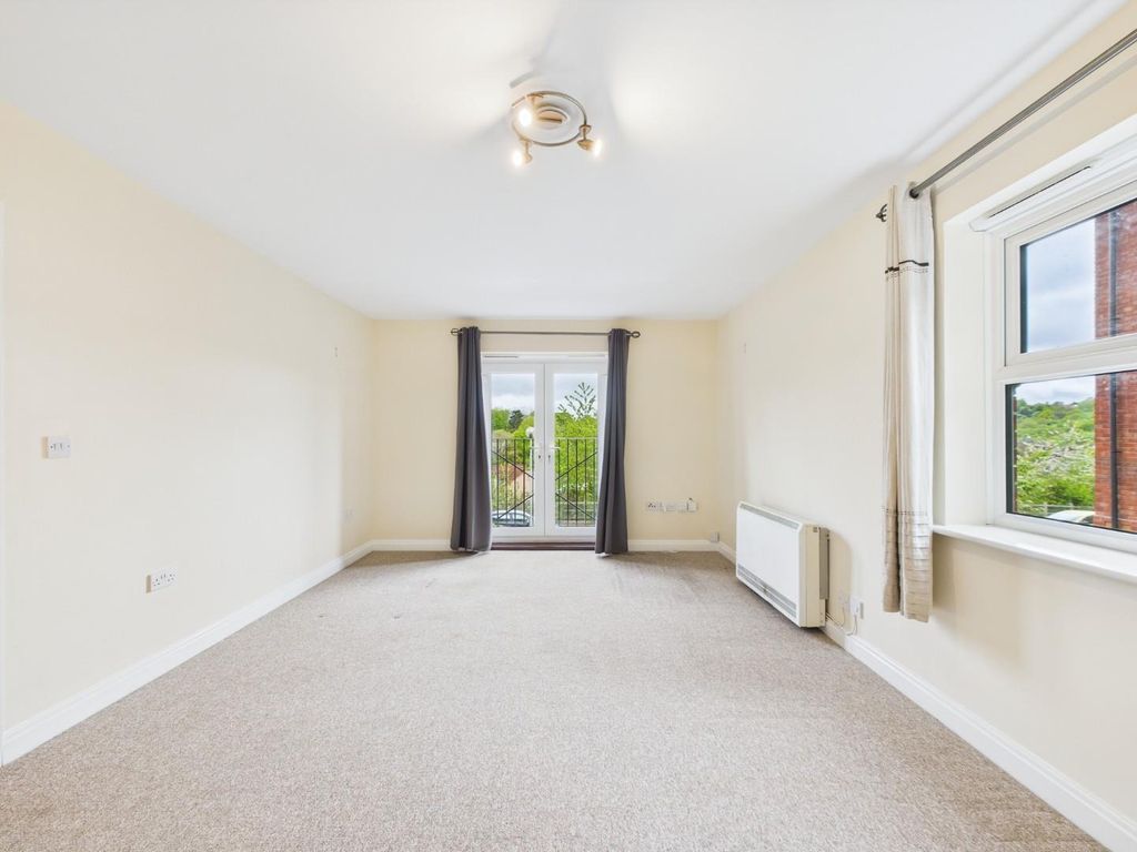 Property photo 2 of 18 Cam01530G0-Pr0255-Still001.Jpg