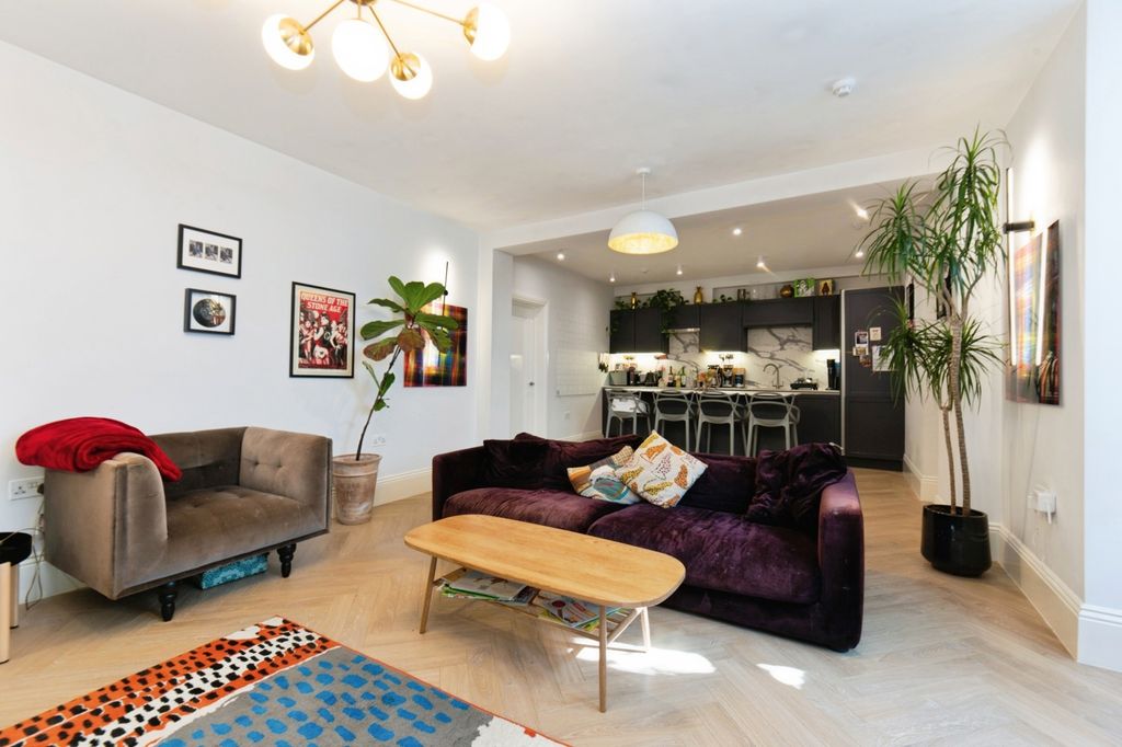 Additional image 4 of 3 bed flat for saleEpsom Road, Guildford, Surrey GU1