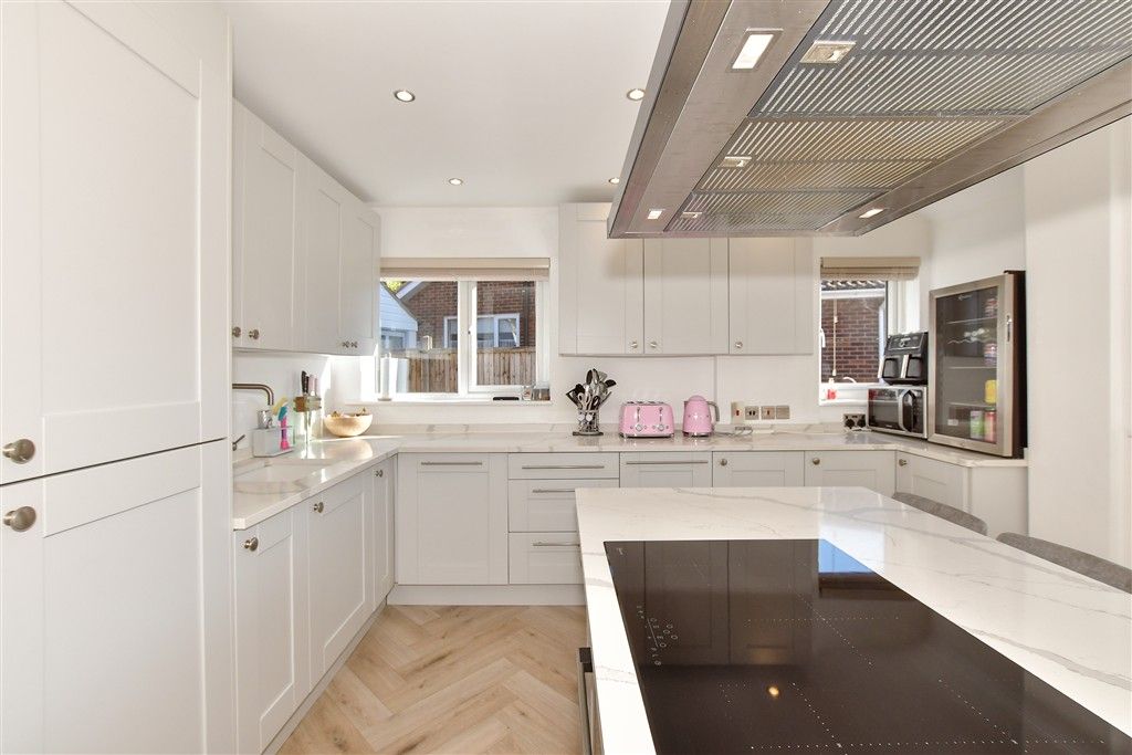 Property photo 3 of 12 Lounge/ Kitchen/ Diner