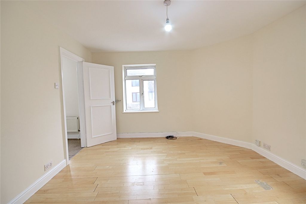 Property photo 3 of 11 Picture No. 08