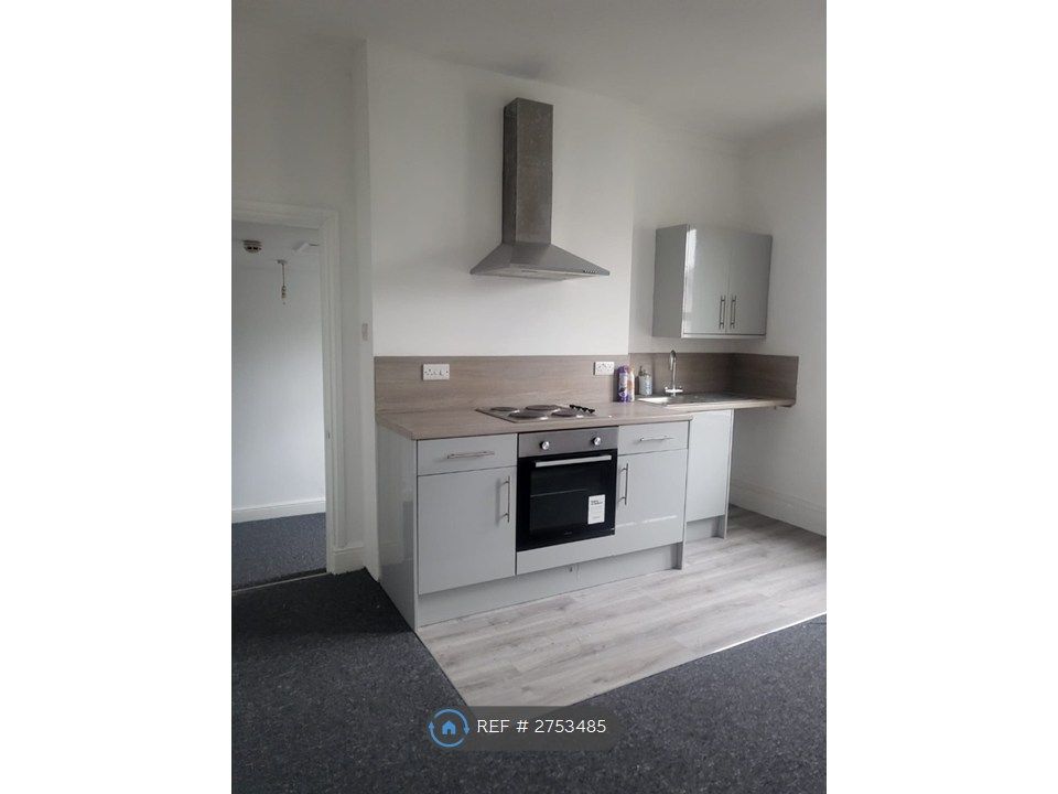 Property photo 1 of 10 Kitchen