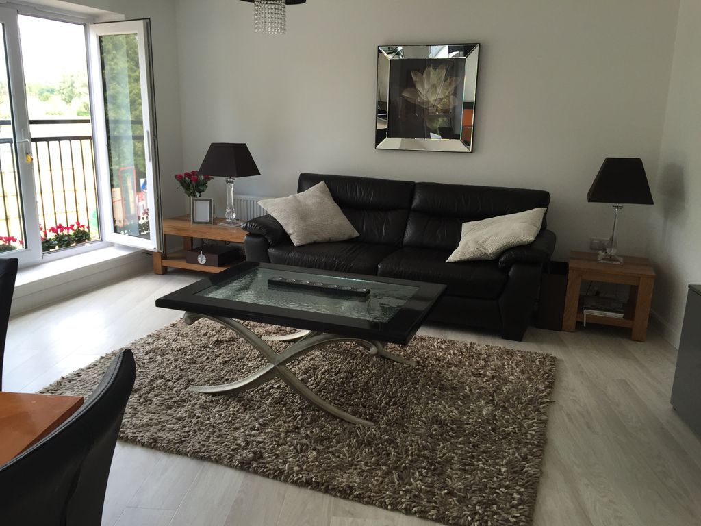 Property photo 3 of 10 Living Area