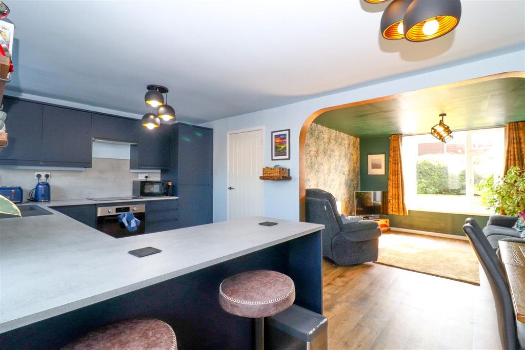 Property photo 3 of 11 Kitchen/Diner