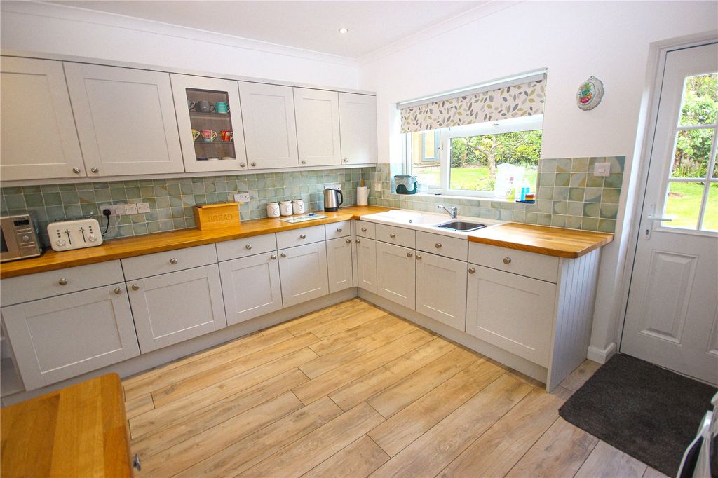 Property photo 2 of 23 Picture No. 39
