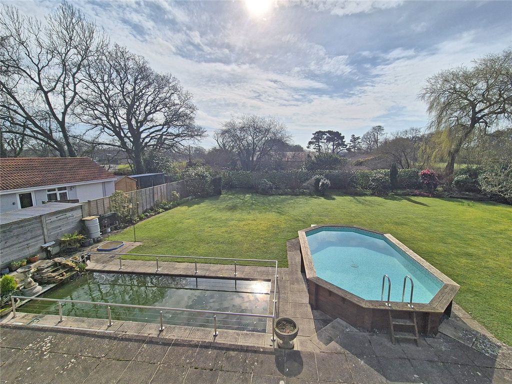 Property photo 2 of 28 Picture No. 01