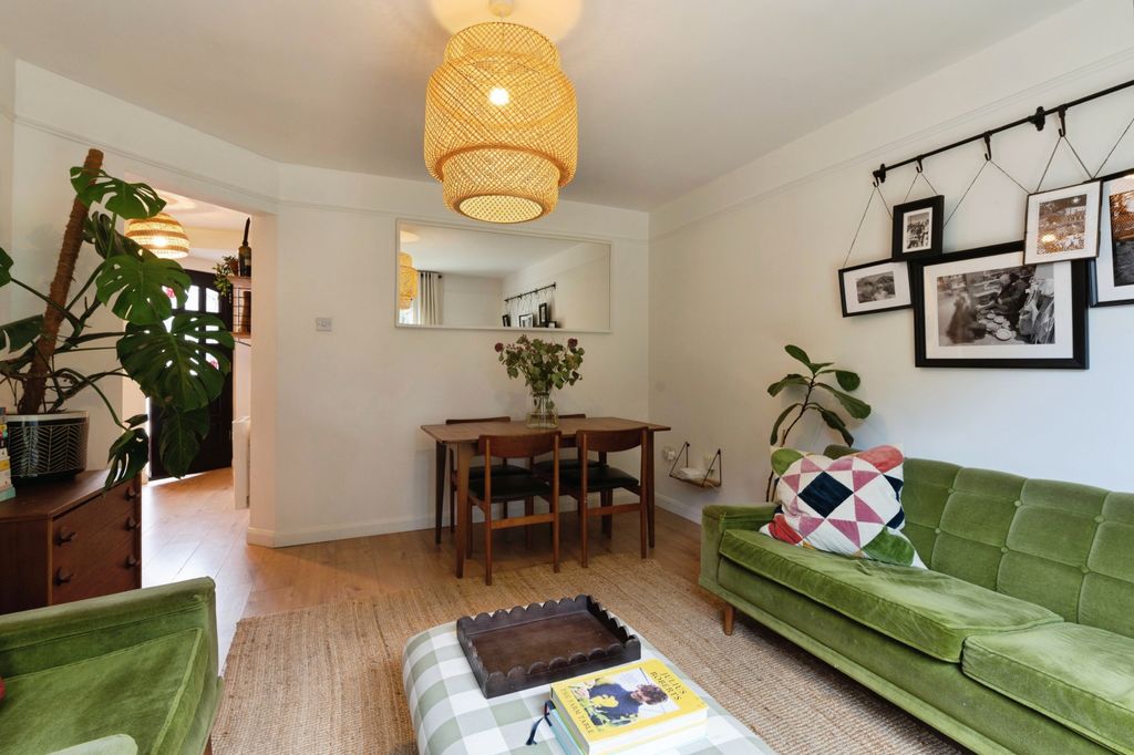 Additional image 11 of 2 bed flat for saleChurch Mews, Basildon SS15