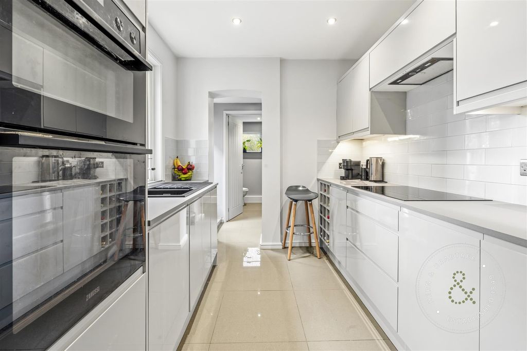 Property photo 3 of 27 Untitled-19.Jpg