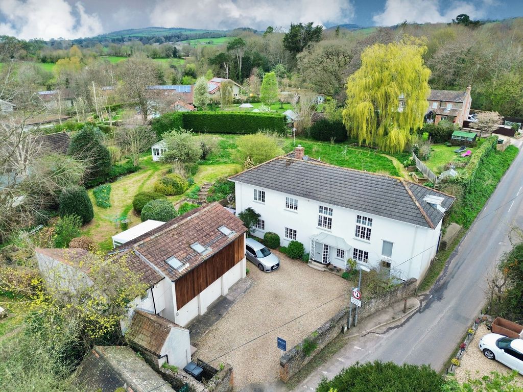 Property photo 1 of 62