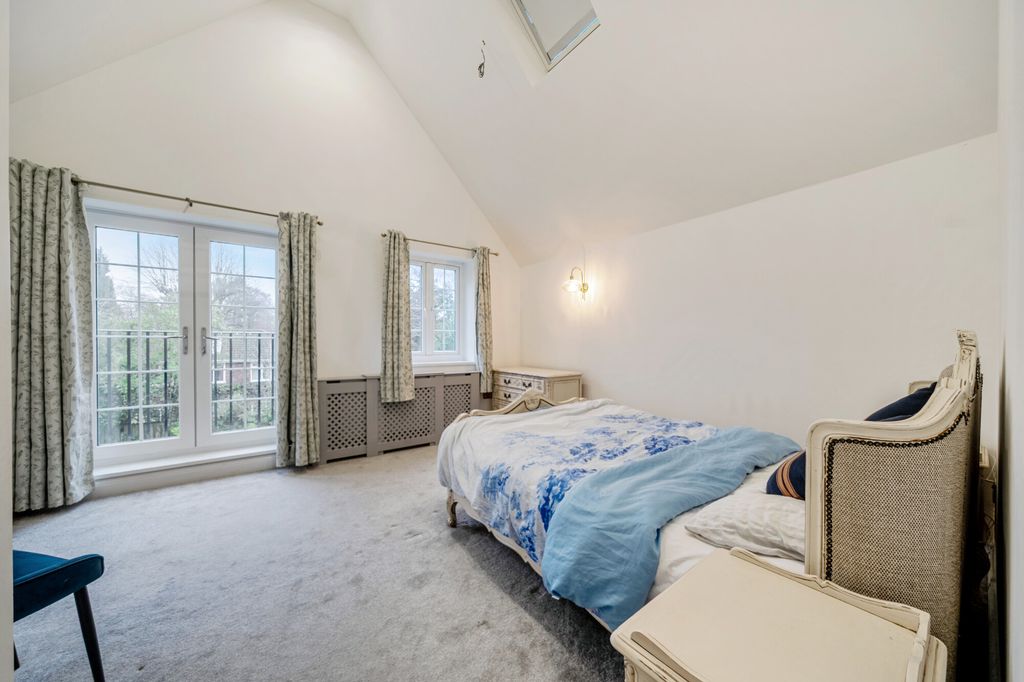 Additional image 11 of 4 bed detached house for saleWaverley Road, Farnborough GU14