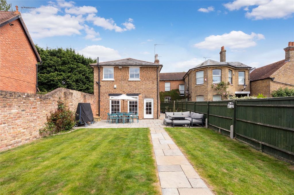 Property photo 1 of 44 Garden