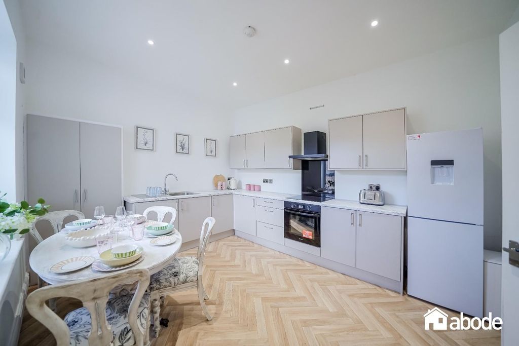 Property photo 1 of 16 7 Courtenay Road Apartment -8.Jpg