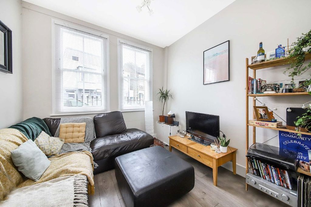 Property photo 3 of 9