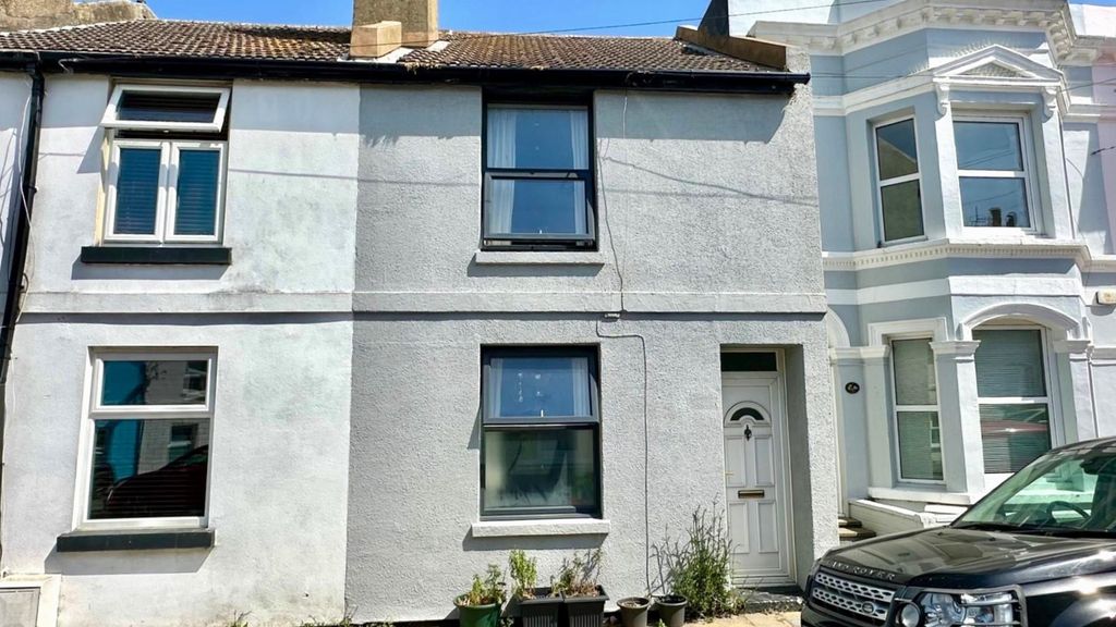 Property photo 2 of 21