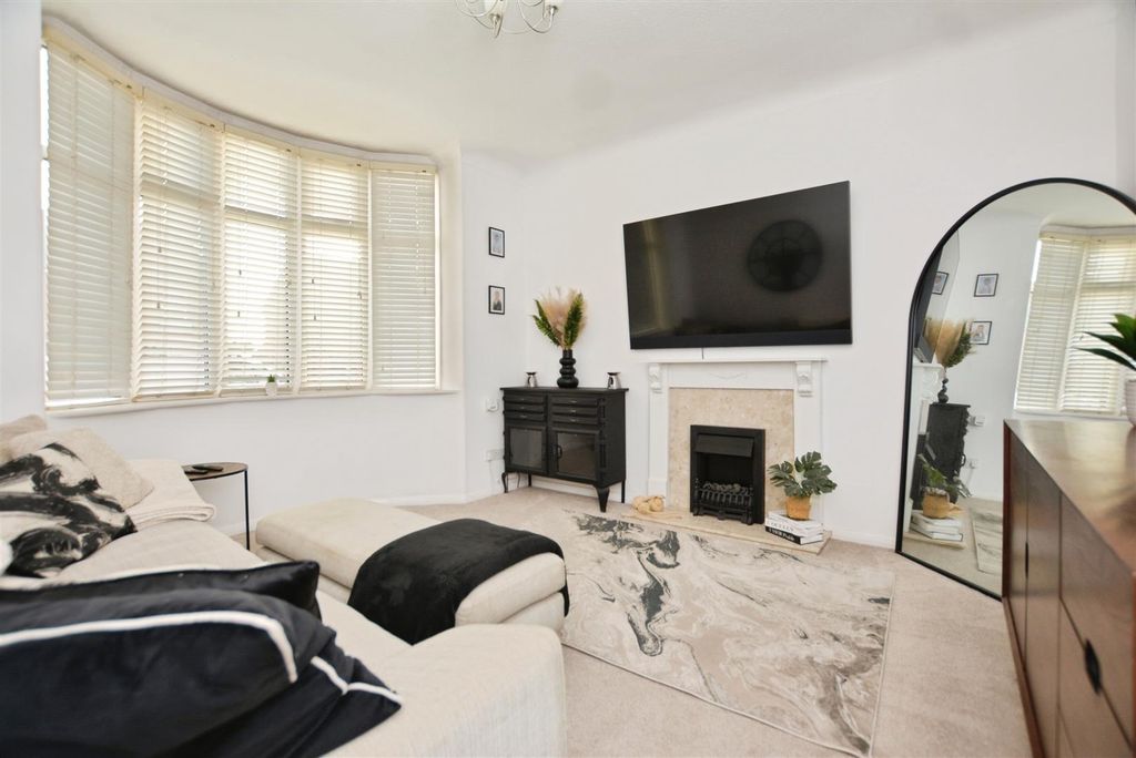 Property photo 2 of 18 Living Room