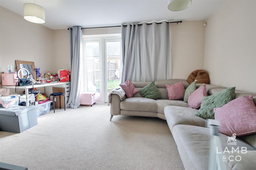 Property photo 2 of 17