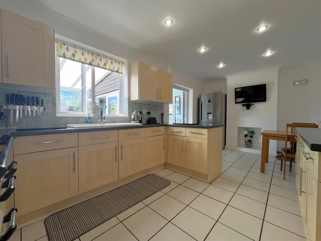 Property photo 2 of 15 Img_6081.Jpg