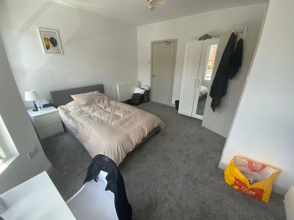 Property photo 1 of 8 Bedroom 6