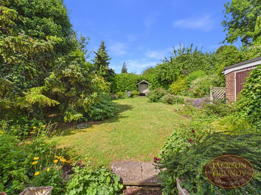 Property photo 2 of 14 Spring Lane