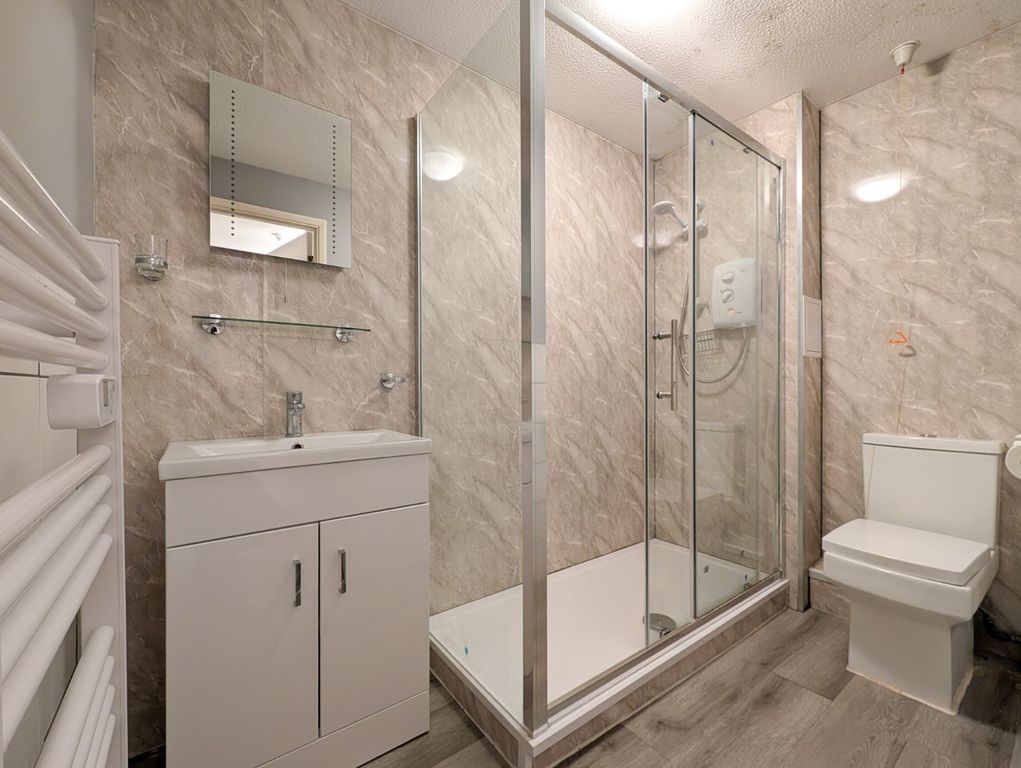 Property photo 2 of 6 Picture No. 15