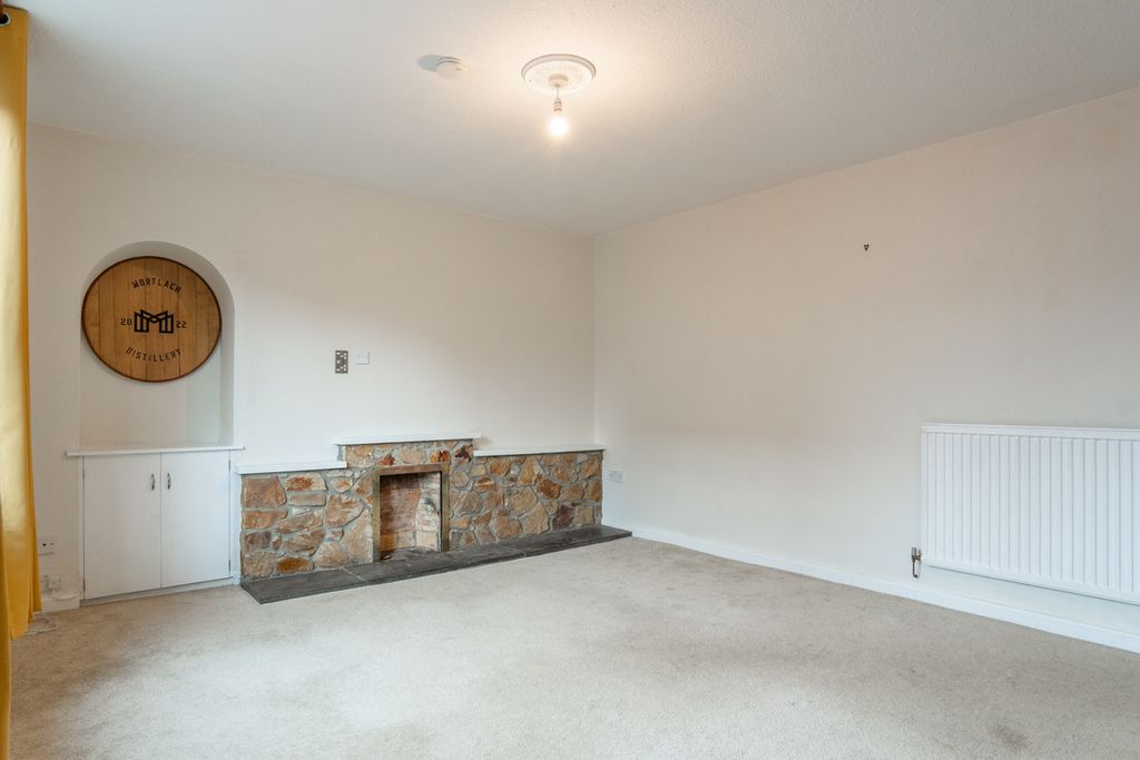 Property photo 2 of 38