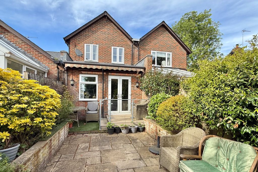 Property photo 1 of 19 Ringwood Townhouse 2 Bedrooms
