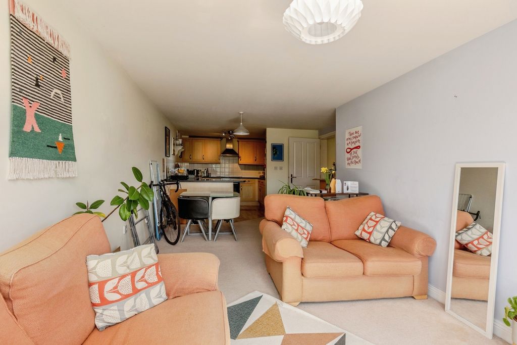 Property photo 3 of 13 Pbox-Img.Jpg