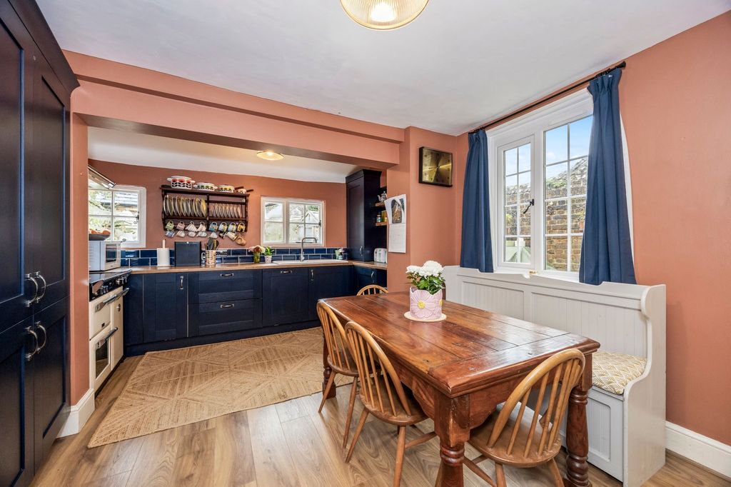 Property photo 3 of 24