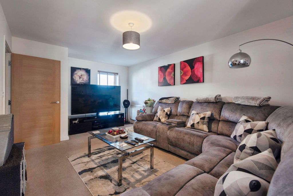 Property photo 2 of 18 Pbox-Img.Jpg