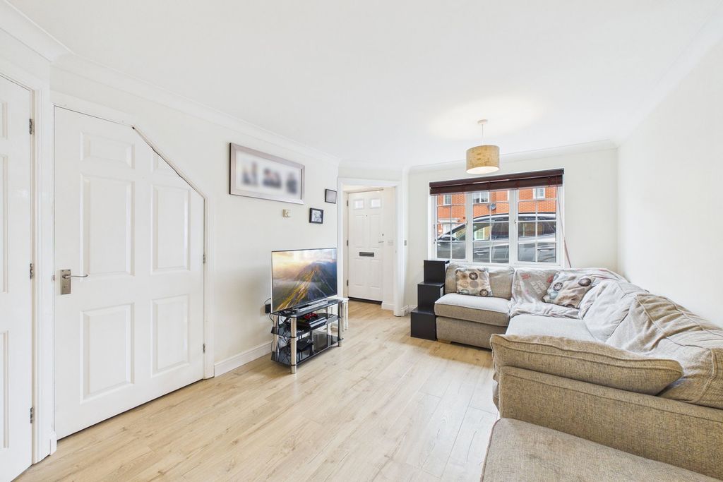 Property photo 3 of 23