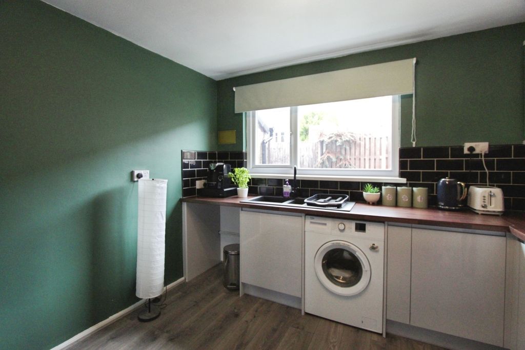 Property photo 2 of 20 Pbox-Kitchen-326534.Jpg