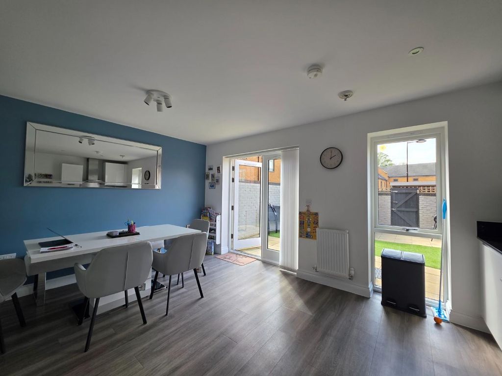 Property photo 3 of 14 8.Jpg