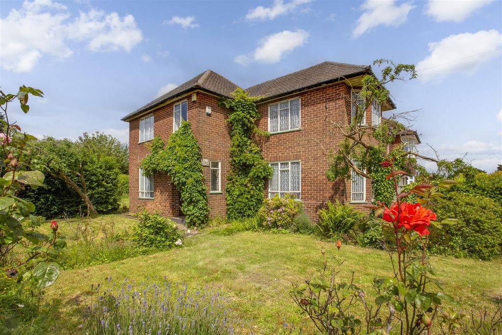 Property photo 1 of 16 130A Cressex Road, Hp12 4Tz-13.Jpg