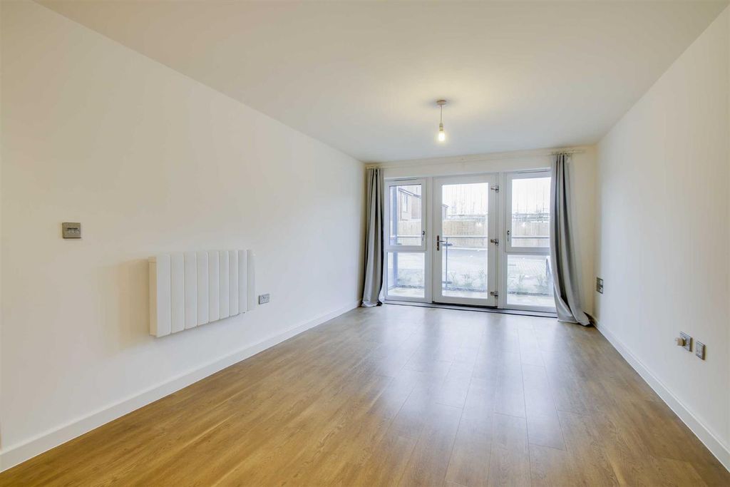 Property photo 3 of 9