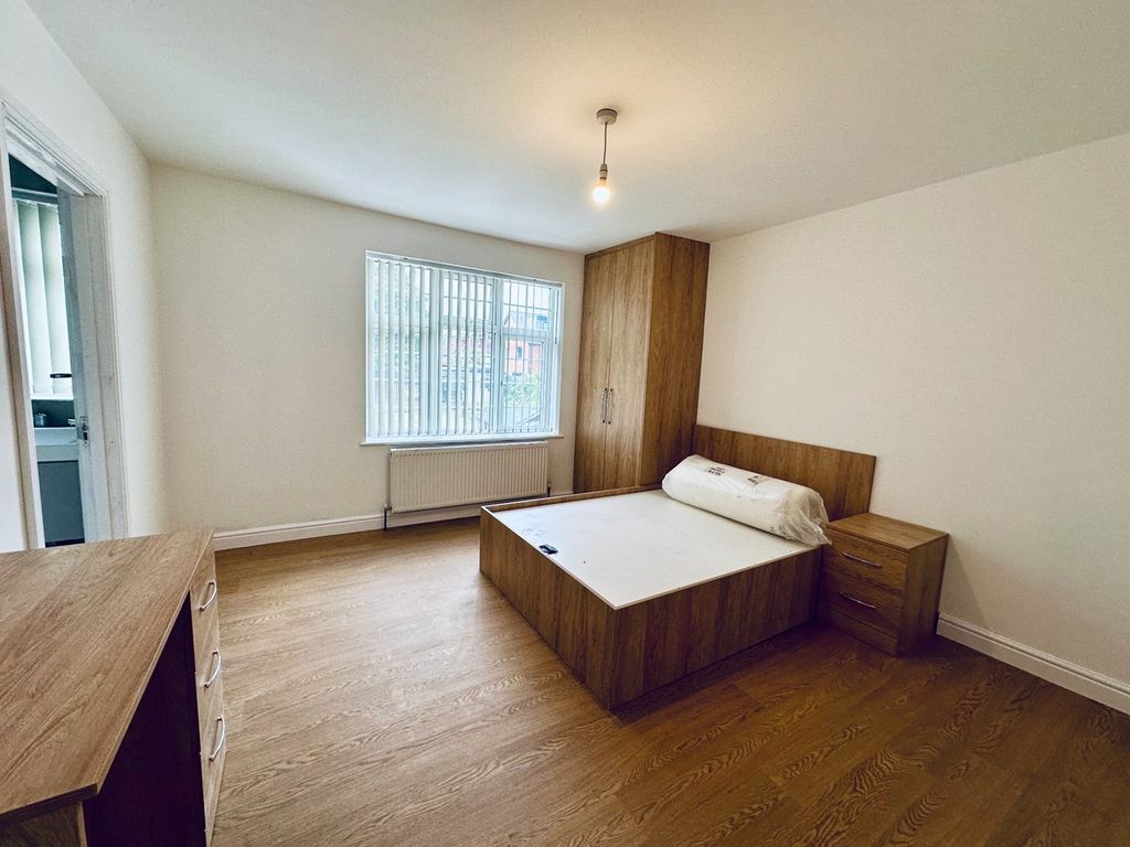 Property photo 1 of 3 Bedroom